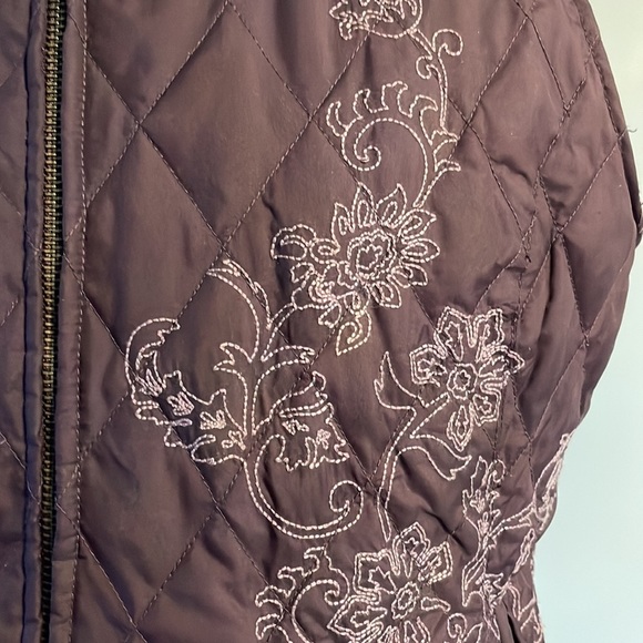 Eddie Bauer woman’s premium Goose Down purple vest quilted Embroidered zip up M - Picture 5 of 12
